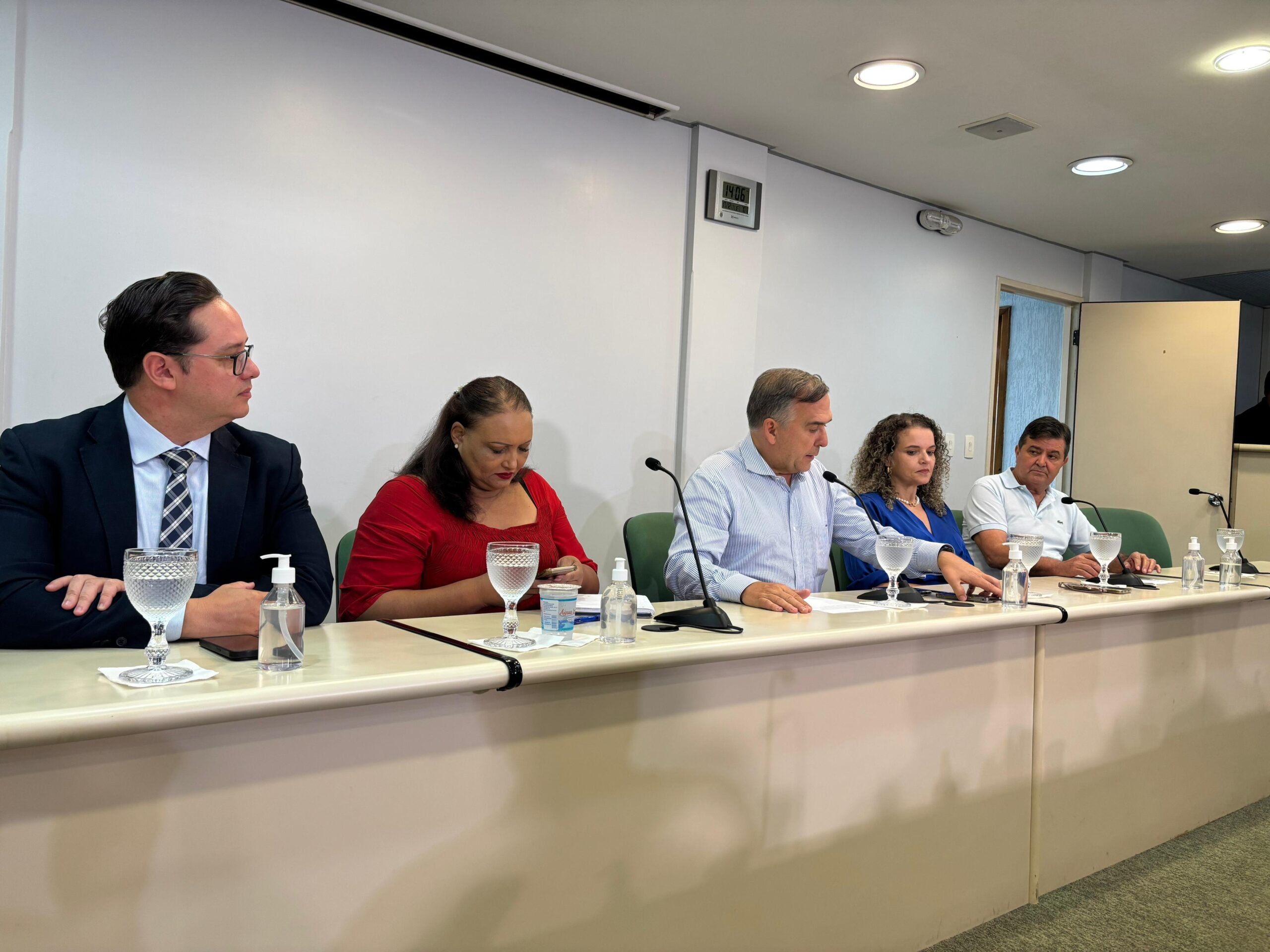 Mabel e equipe anunciam novos secretários | Foto: Folha Z