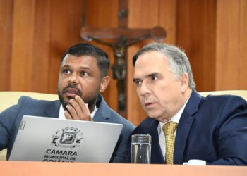 Prefeito Sandro Mabel  e o chefe do parlamento, Romário Policarpo | Foto: Divulgação