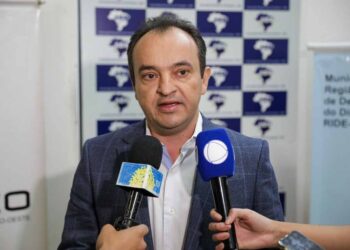 Pábio Mossoró assume cargo e se torna o 3º ex-prefeito no 1º escalão de Caiado