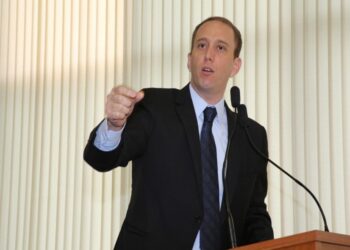 Prefeito de Sorocaba oficializa pré-candidatura à presidência e se junta a Caiado