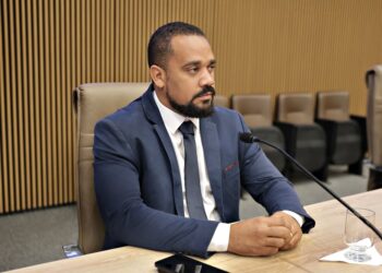 Rogério Almeida na presidência da Câmara de Aparecida