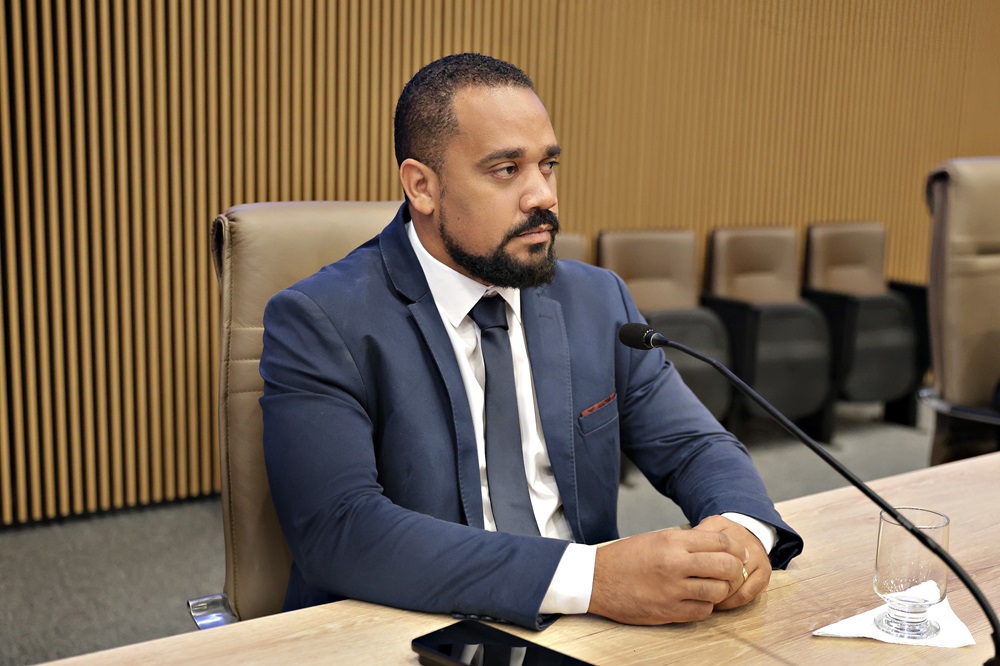 Rogério Almeida na presidência da Câmara de Aparecida 