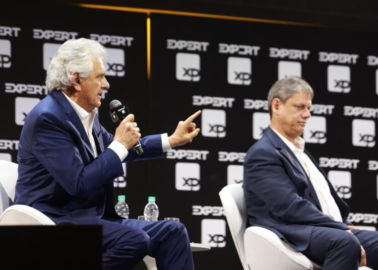 Caiado e Tarcísio durante evento da XP Investimentos | Foto: Divulgação