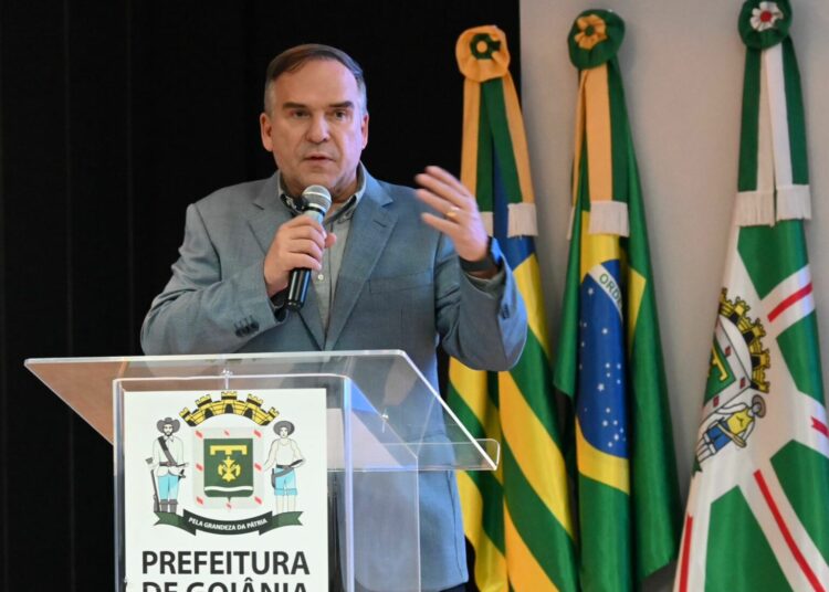 Recursos podem ser usados para materiais, passagens e serviços