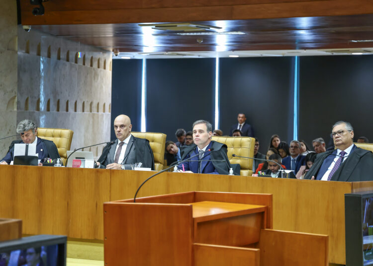 STF decide que governo não é obrigado a pagar por ofensas ditas por políticos